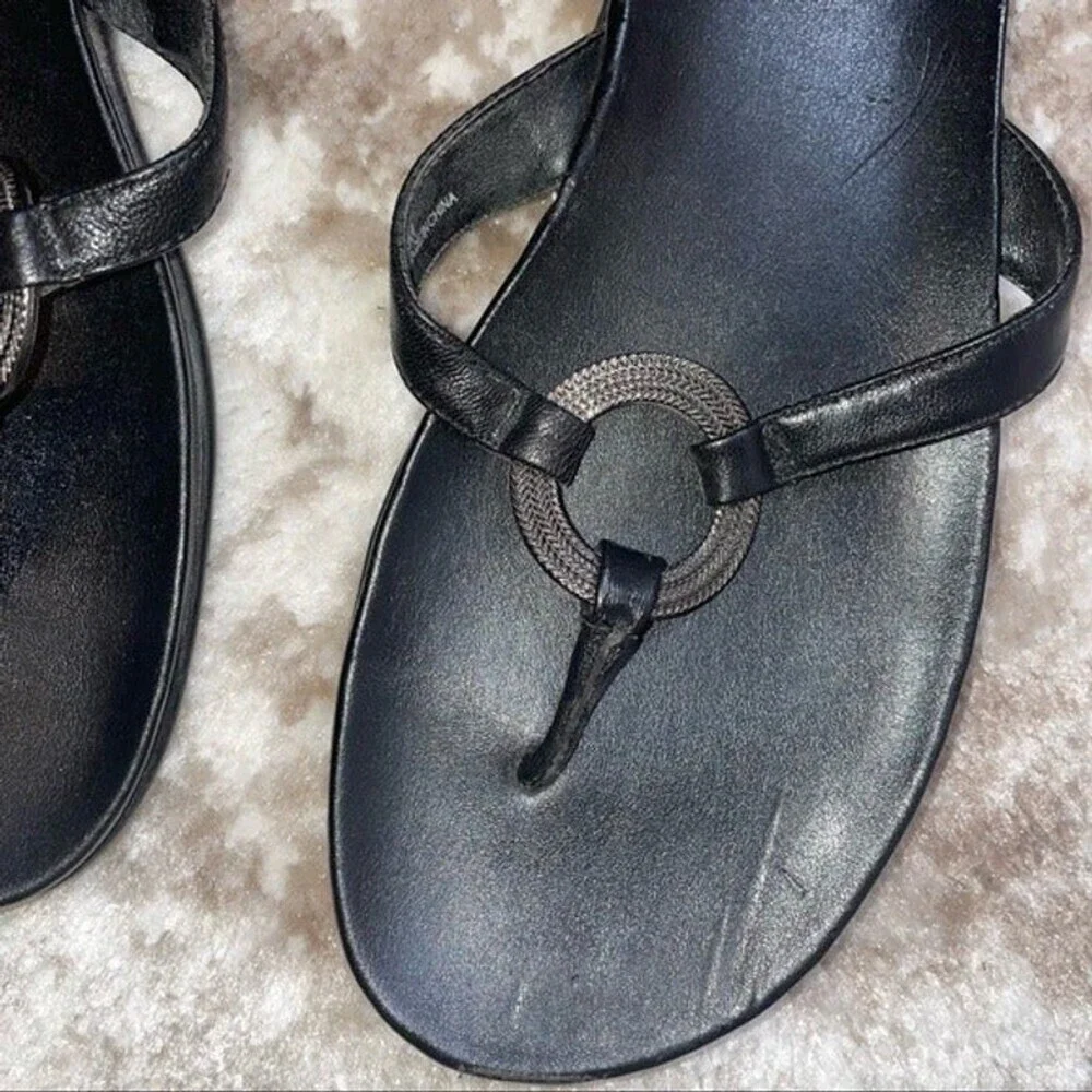 Kenneth Cole Reaction black leather flip flop sandals SZ 8